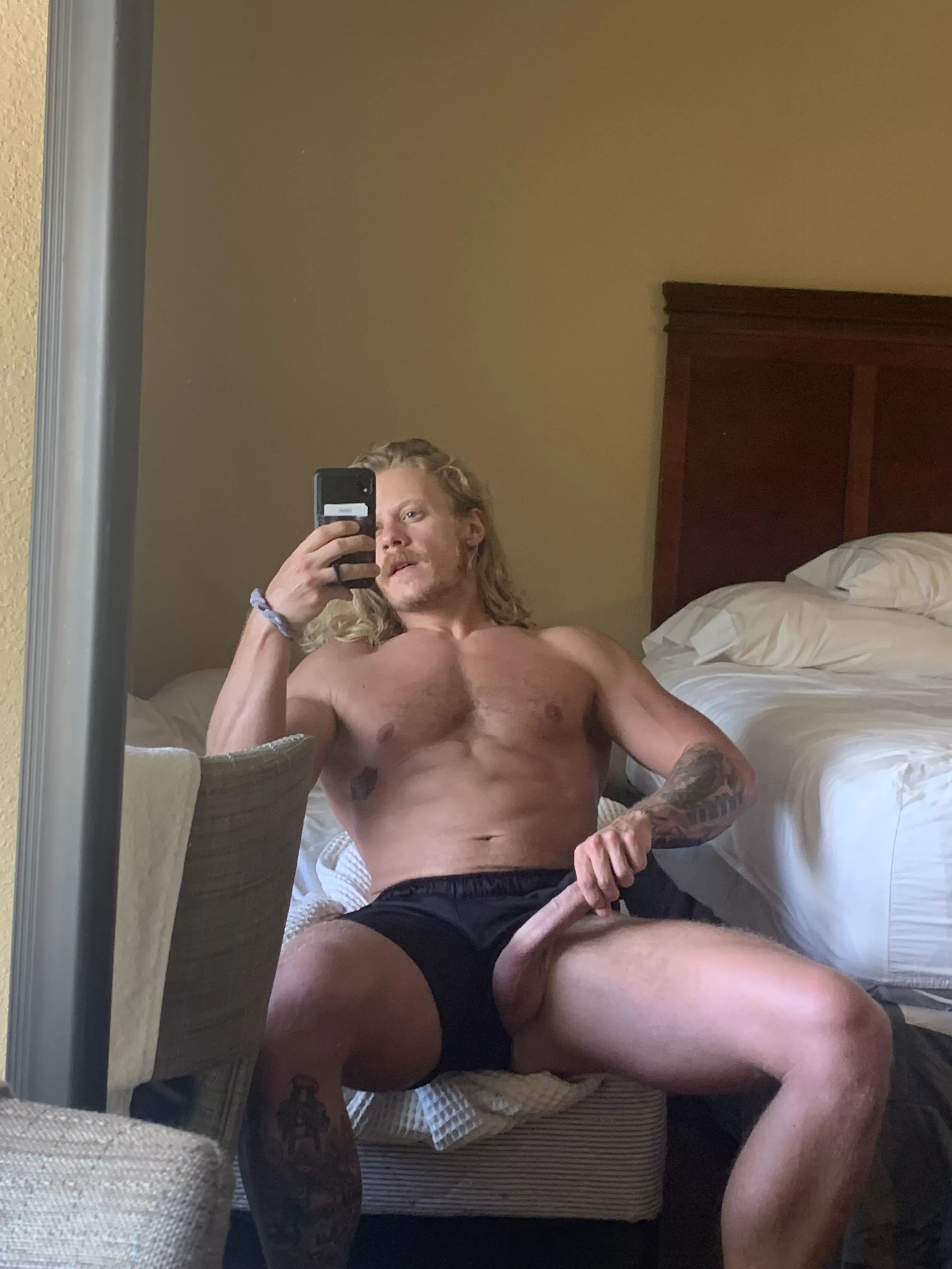 was getting ready for the gym, but then i got horny… posted by matt_brannigan