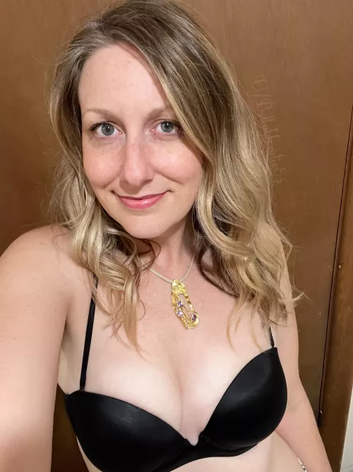 Was hoping I might make someone smile 😊(F38) by Bellablondie83