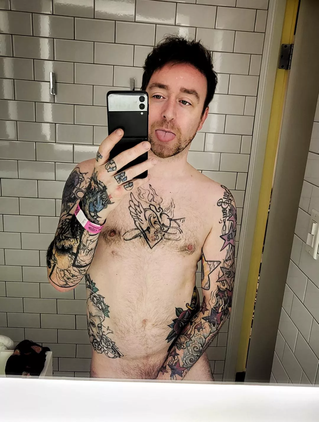 Was kinda tipsy 🤣 still cute? [40] posted by chrissaintof