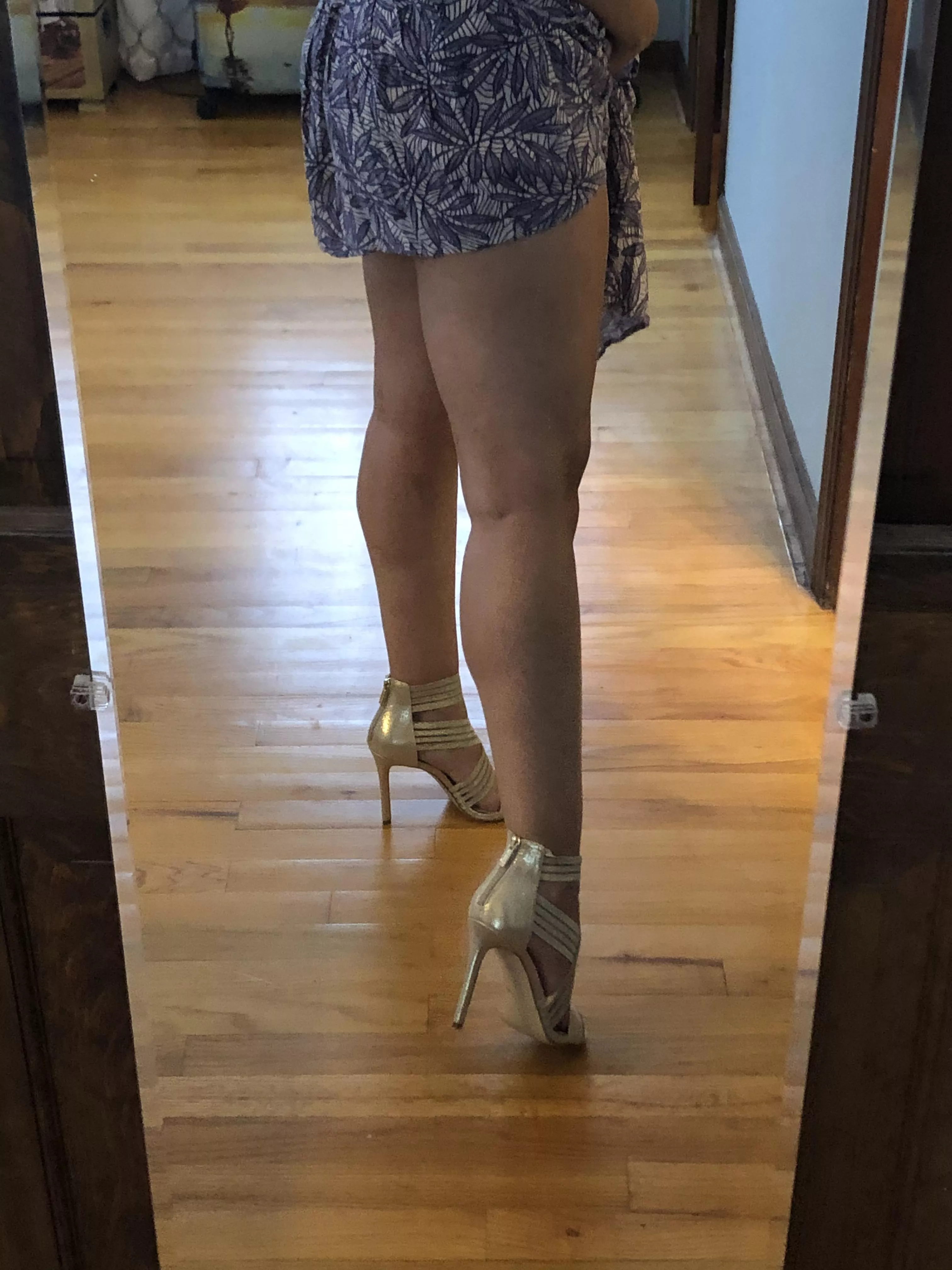 Was taking some pictures earlier and thought I might fit in here 🥰 posted by nataliasexoticfeet