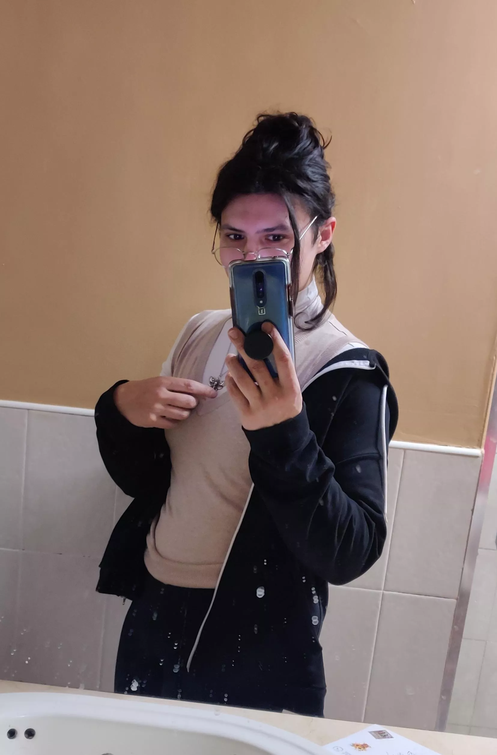 was told I look like a mom 😌 posted by PeterMunchlett