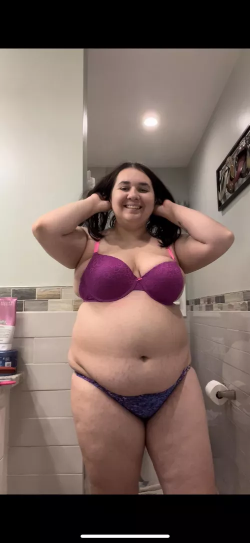 Watch that belly grow by ZaraGainer