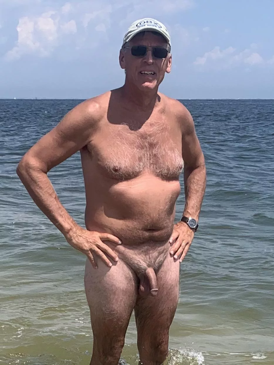 Water was warm. posted by happywhennude