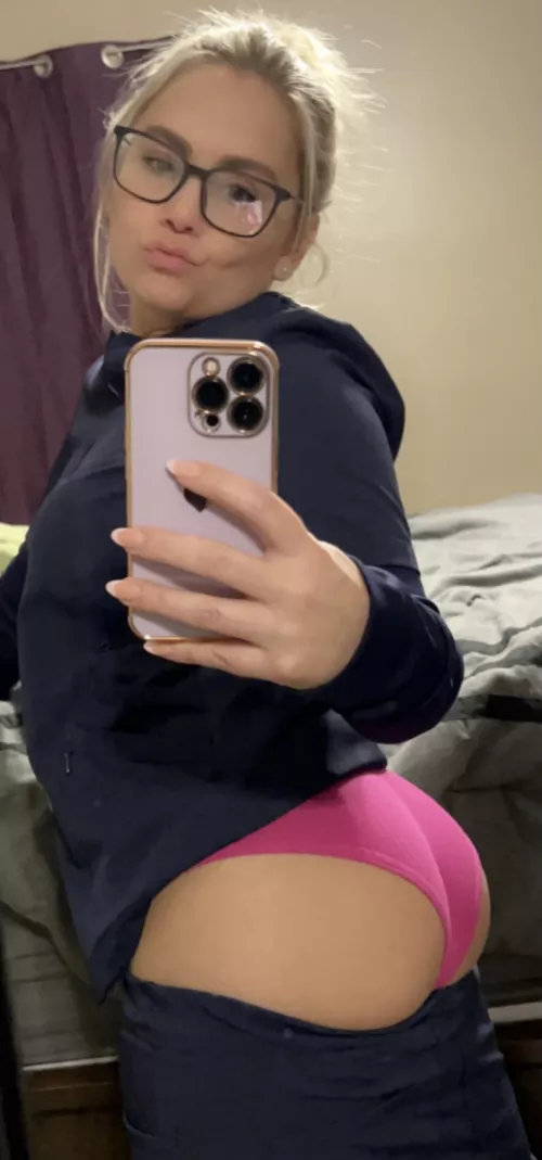 We all know a nurse has the best ass😈😈😈 by crystalmoonn0201