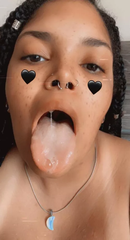 We need a spit groupchat 😩 I love slimey spit girls who has custom trades❓ Spit bukkake IRL girls❓ by Comfortable_Ad3581