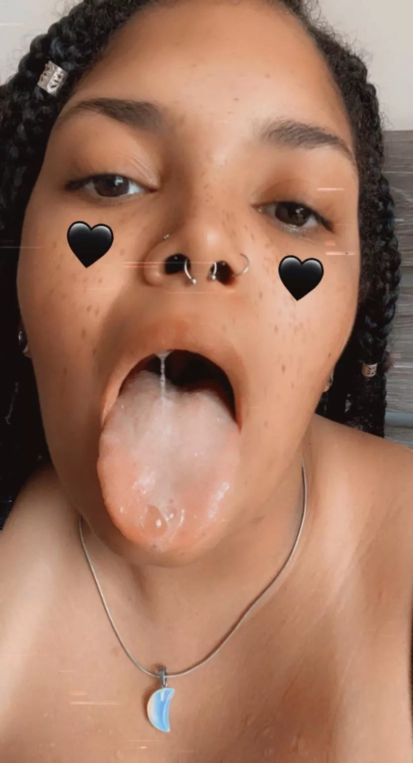 We need a spit groupchat 😩 I love slimey spit girls who has custom trades❓ Spit bukkake IRL girls❓ posted by Comfortable_Ad3581