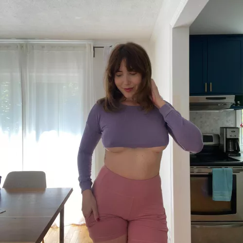 Wearing bright colours while working out is supposed to motivate you [f] by queenmombi