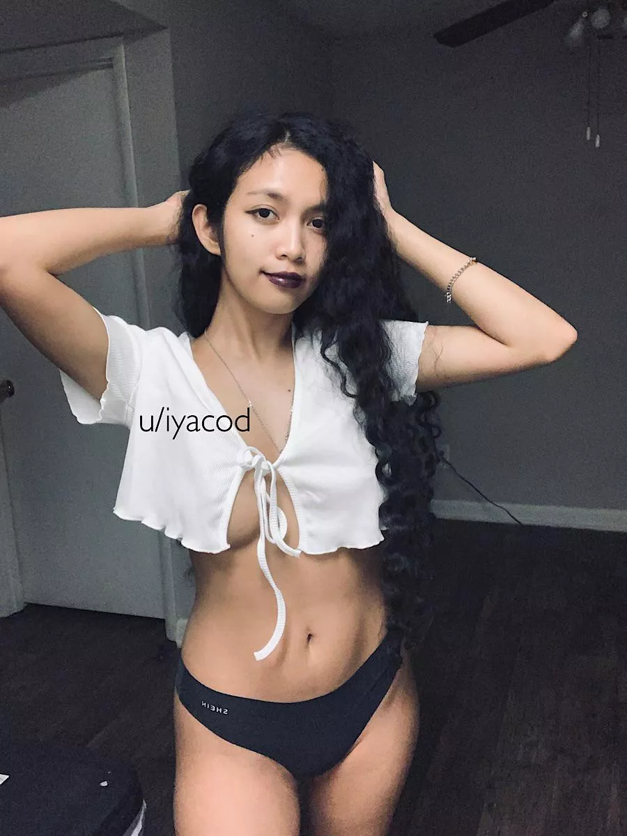 Wearing dark lipstick tonight [F] posted by iyacod