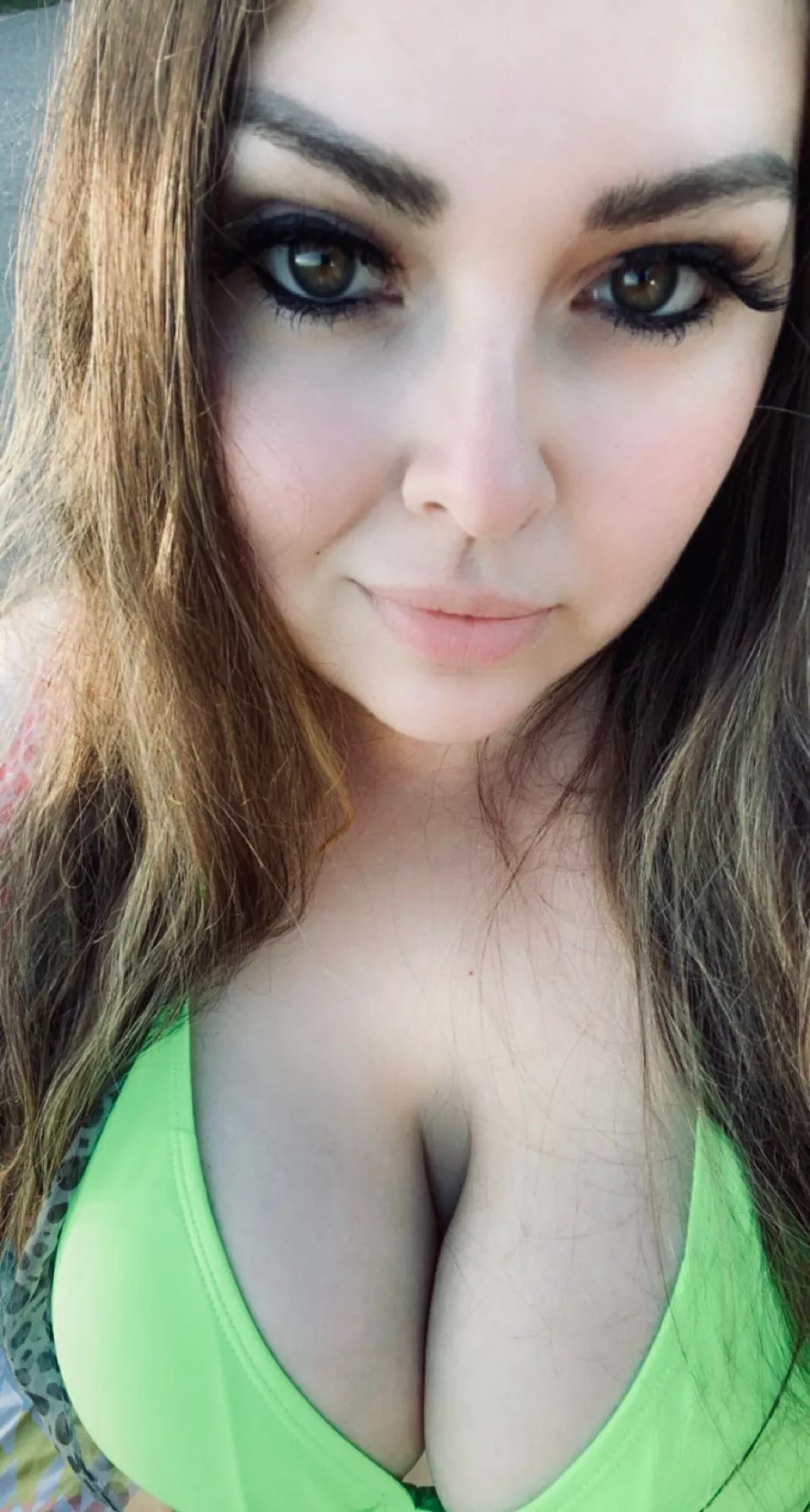 Wearing my new bikini to start the summer right 🤩 posted by RoxyAlistar