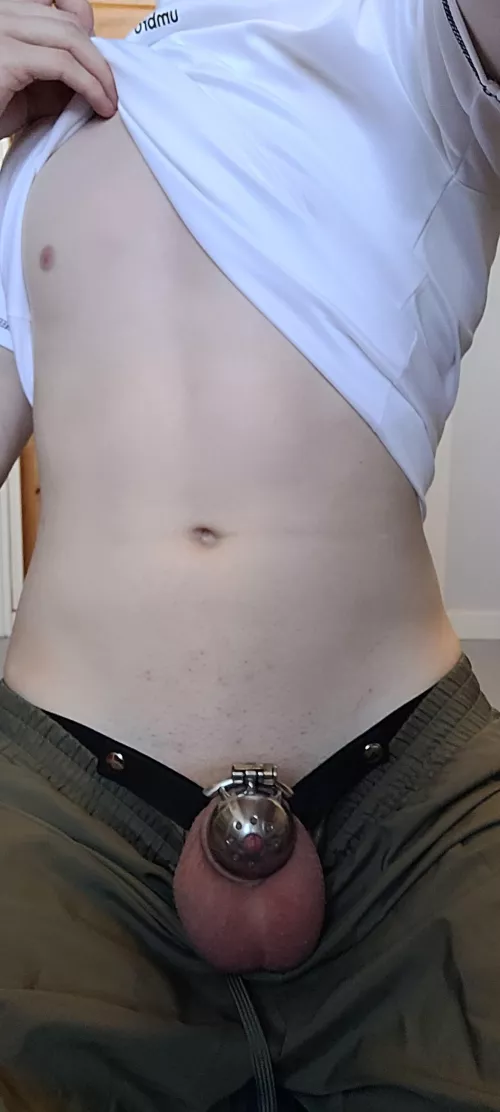 wearing this nub made me work out a lot more, maybe I should be caged permanently.... by emilycage