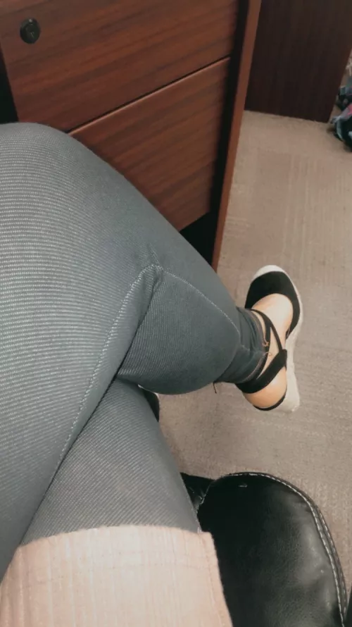 Wearing those at work is so comfy by Babyiz94