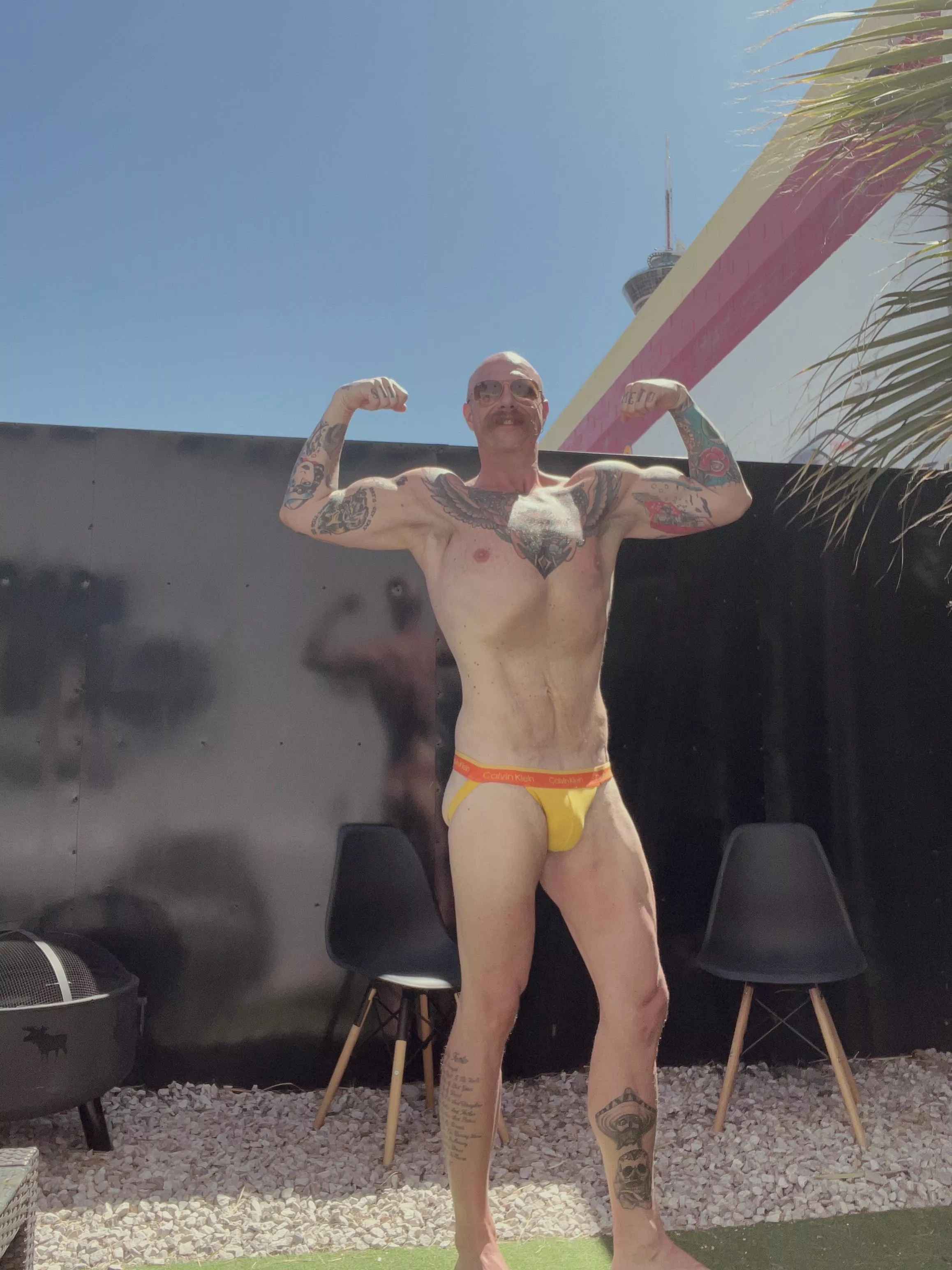 Weekend vibes 🌞 posted by HansVonHung