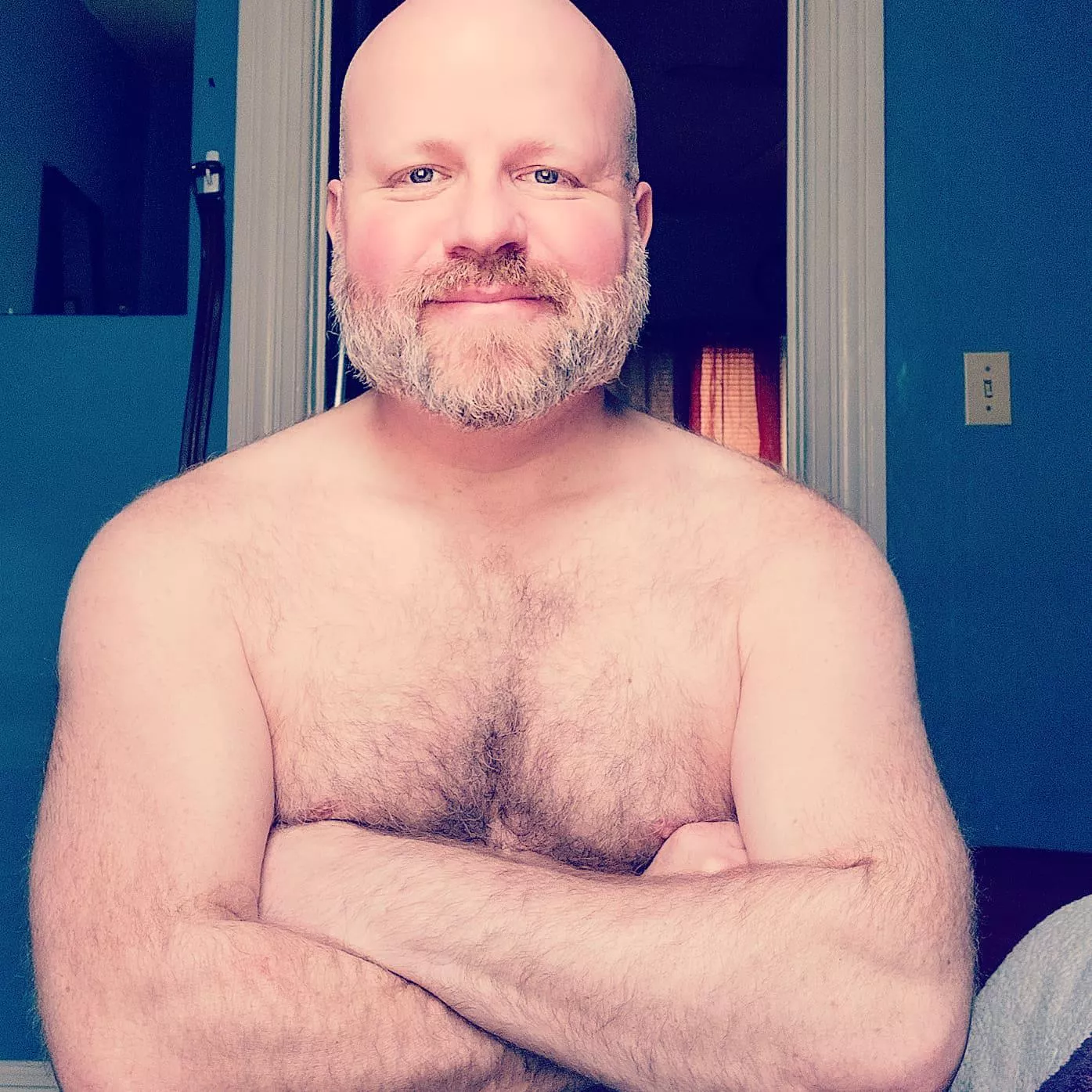 weekend vibes😜 how are you doing?? posted by bearbilly00