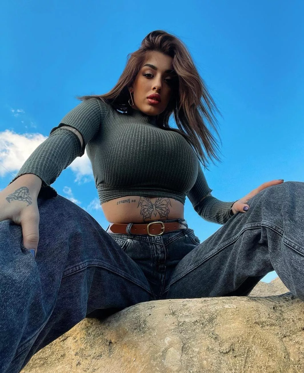 weird sleeves posted by Lev-Parnas