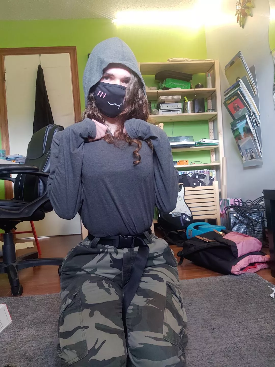 Welcome home, wanna sleep on my lap? posted by L0k1_They_Them