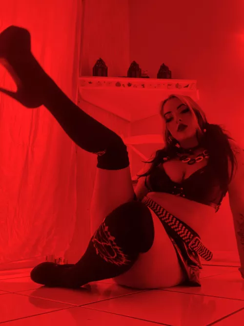 Welcome to the red room, once you enter there’s no turning back by ValerieVampyr