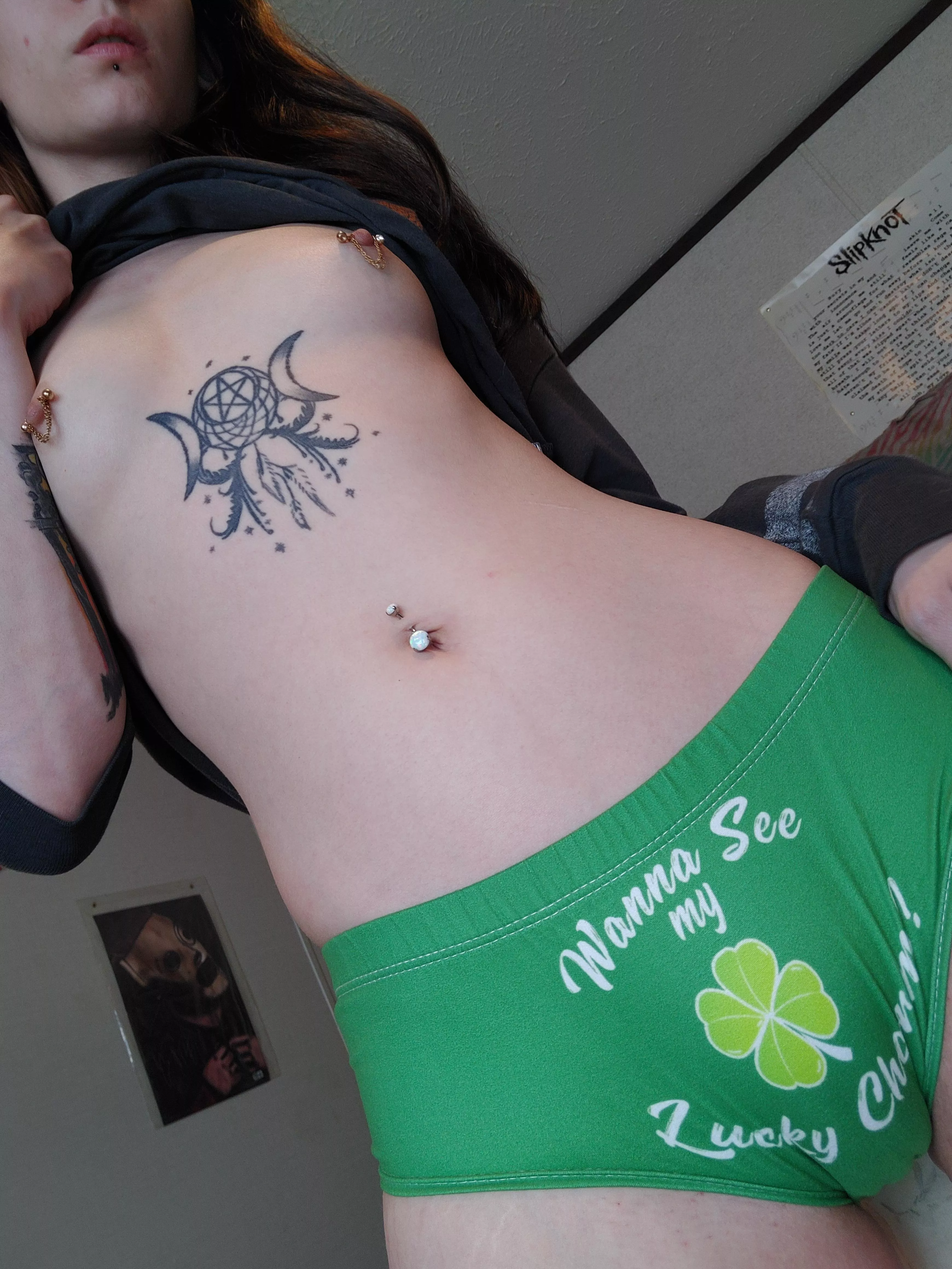 Well do you? :p posted by RaeNox669OF