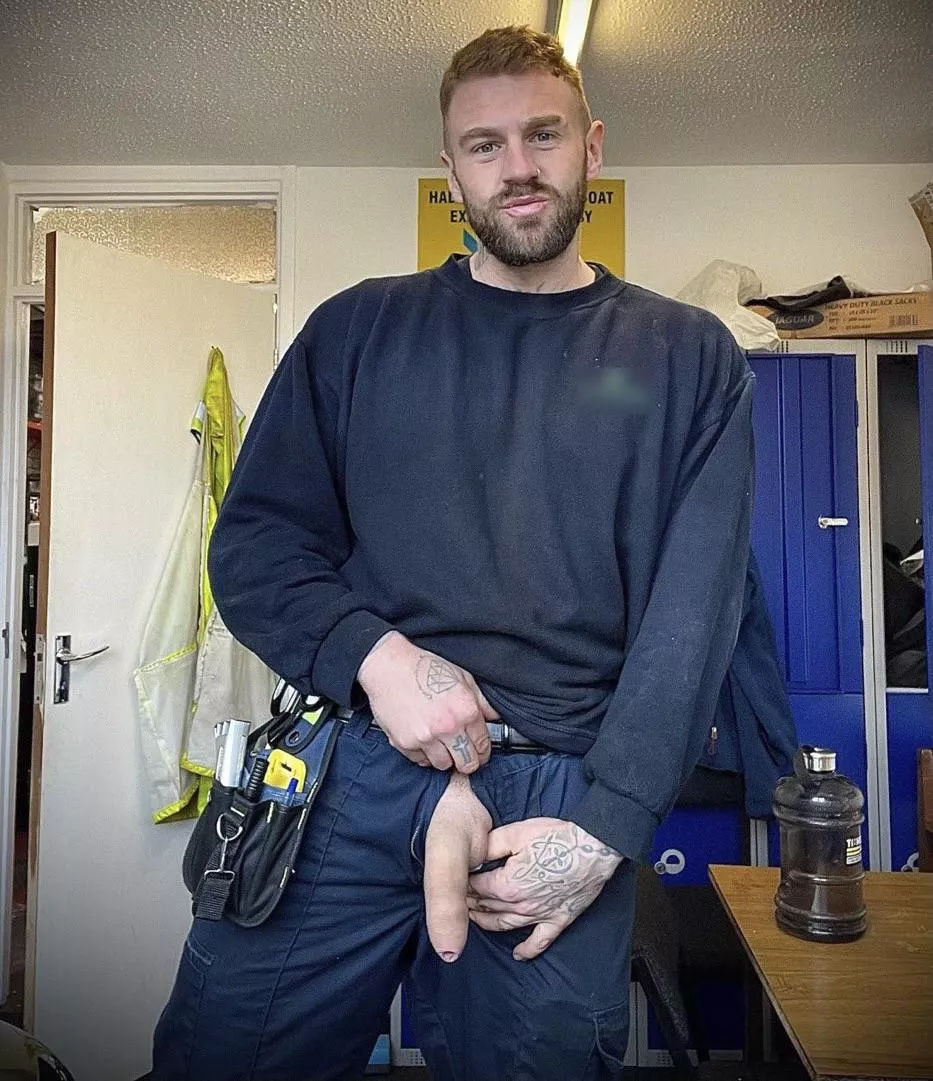 “Well hung Tradie” … posted by neilfromsydney2003