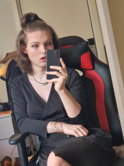 Well would you look at that! It's Friday already! by ChiliChips