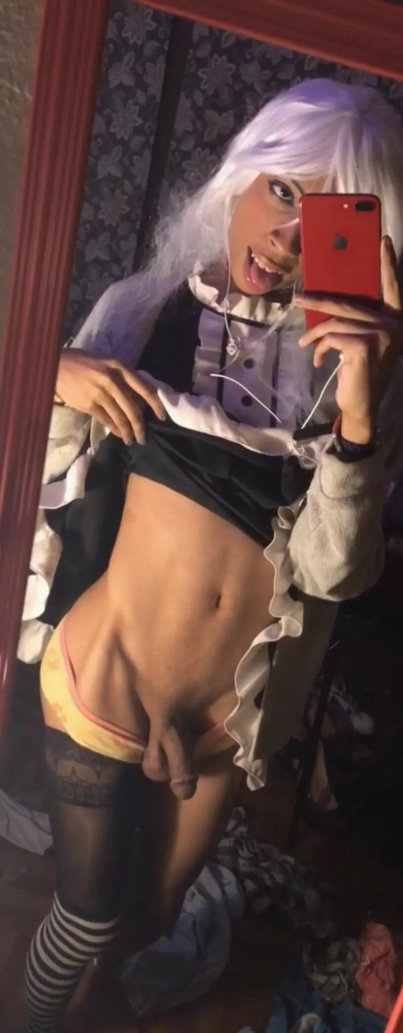 wellppppp i could use a extra handd ;oo posted by RoxyaSofty