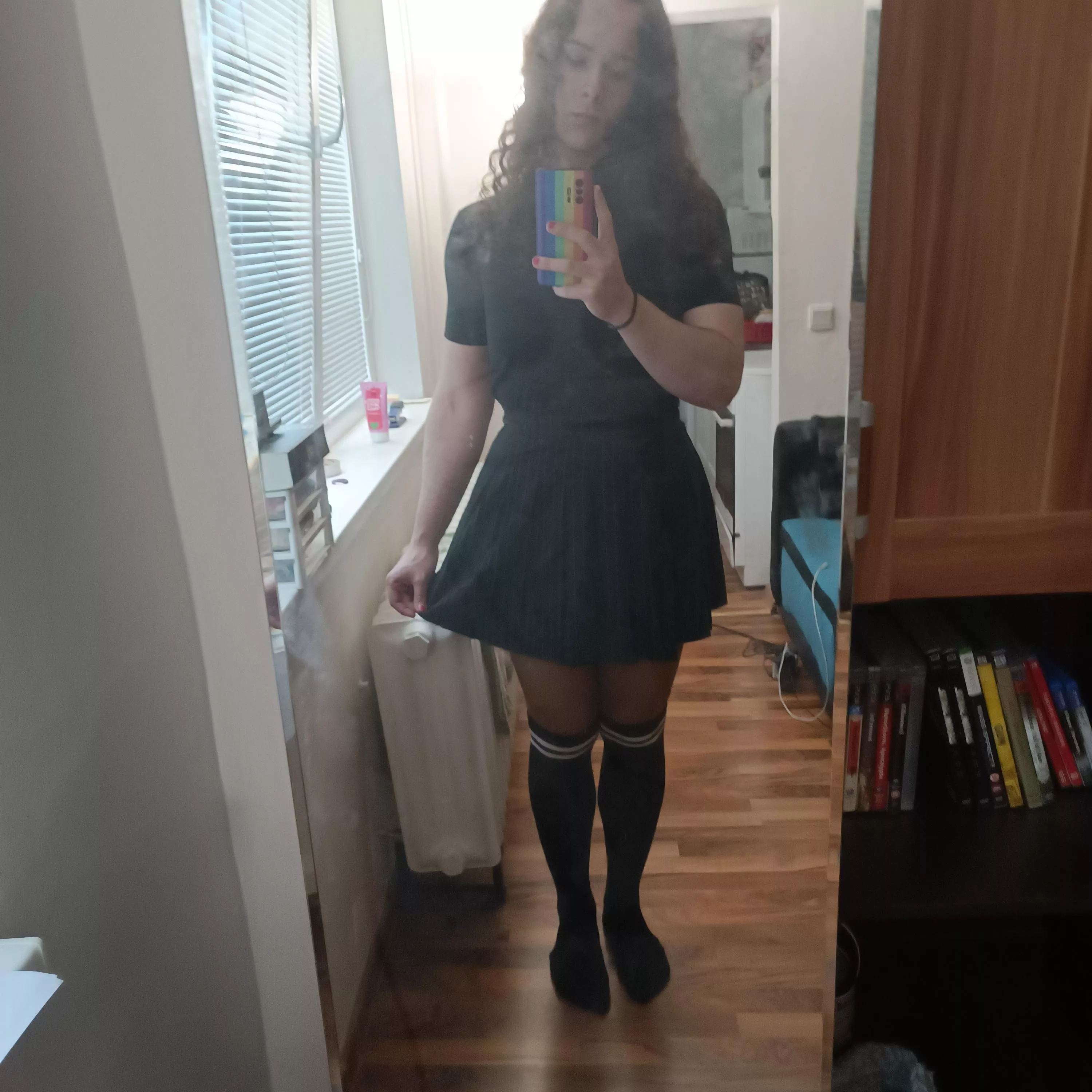 went to a cat Caffe like this today was very cute :3 posted by samuelbakos1234