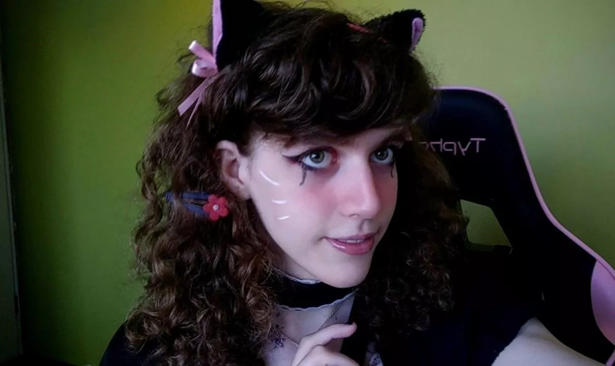 went to my first anime convention! #akacon posted by sammy0panda