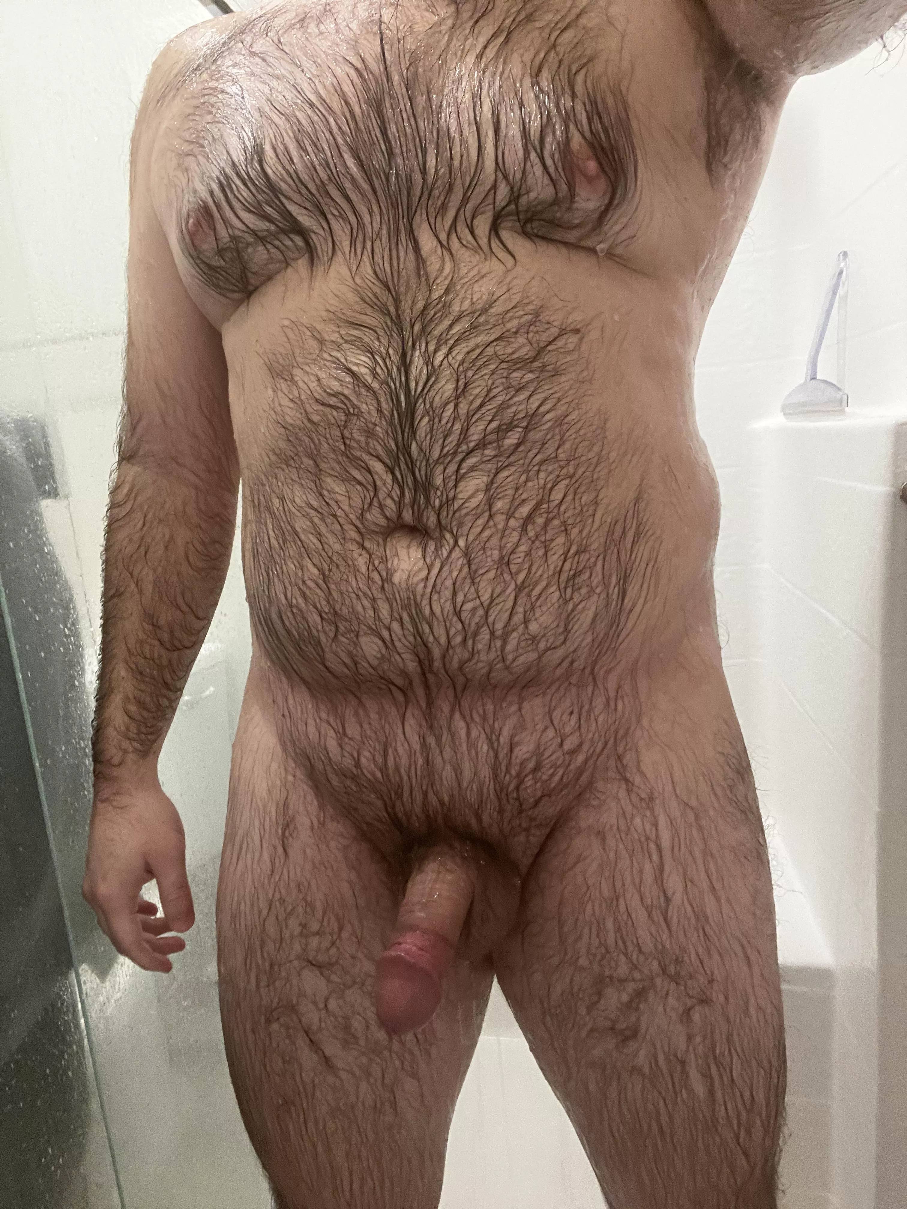 Wet 🐻 posted by averagegay12