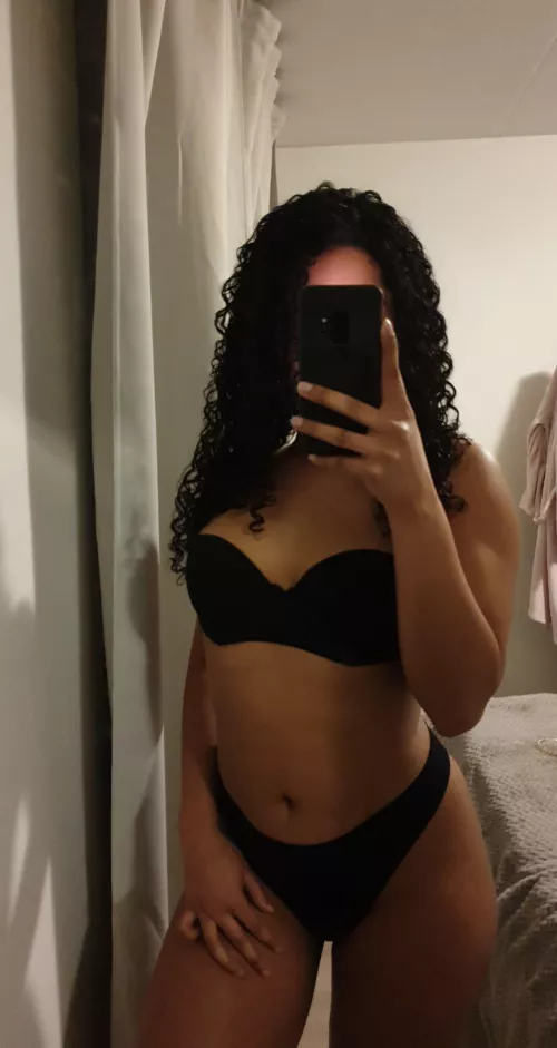 Wet curls by Slimthickpetite