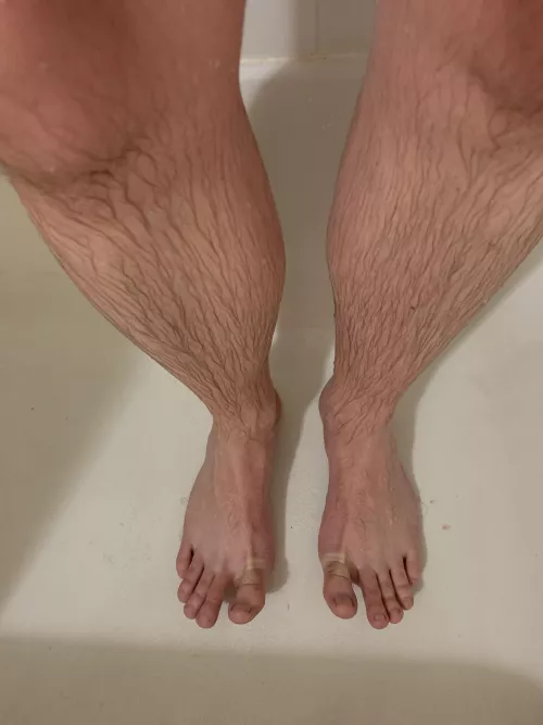 Wet feet raised toes. by hottubsexmachine18