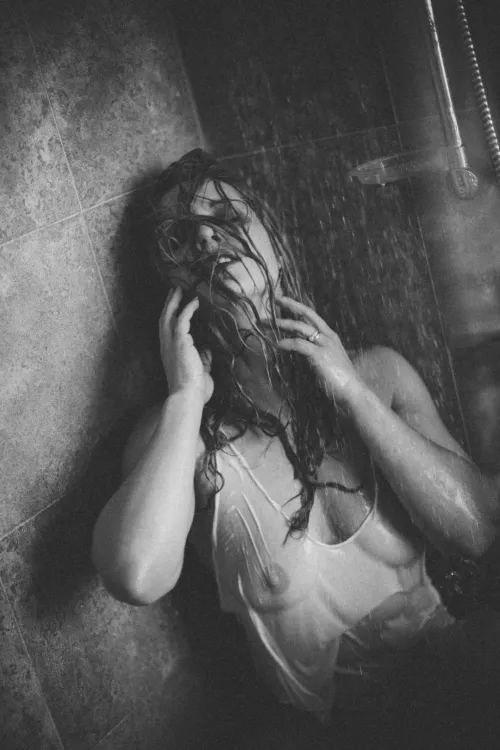 What am I dreaming of? 🖤💋 by onlymarla