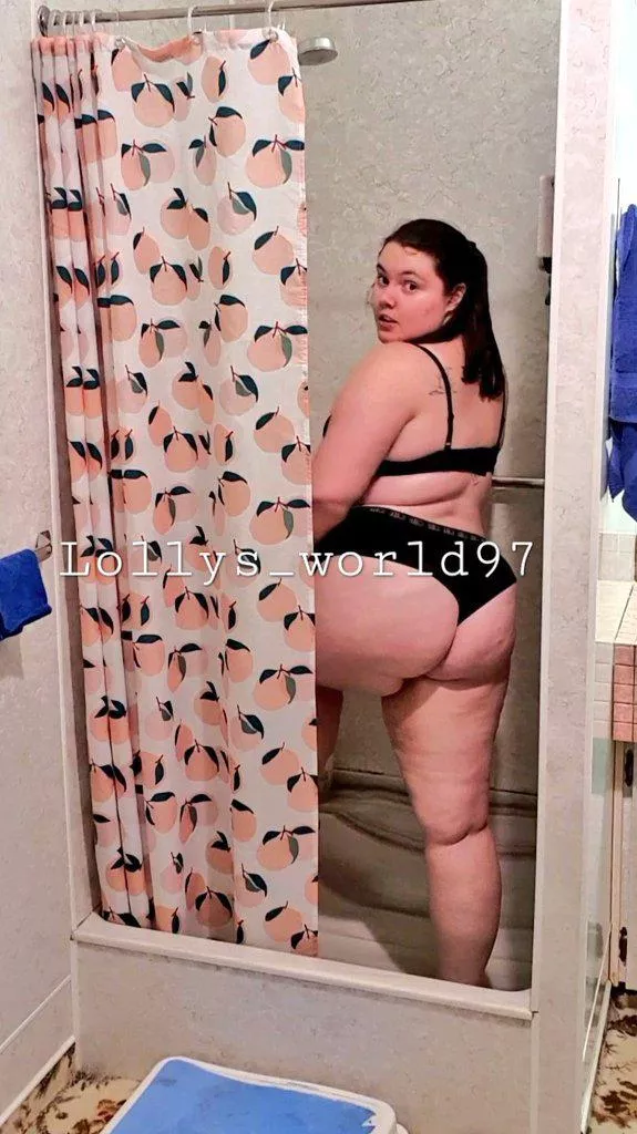 what are you doing in here step stool 😅 posted by Main_Implement_3204