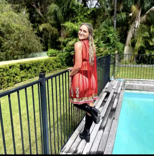 What are you looking at? by WholeAverage7731