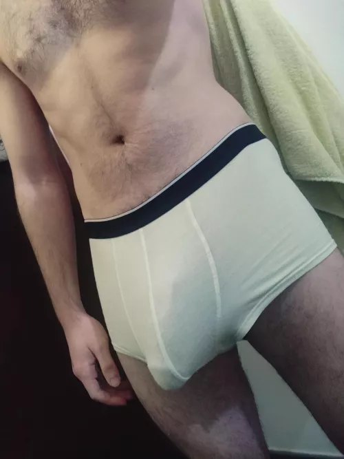 what are you staring at? by Virtual-Lee