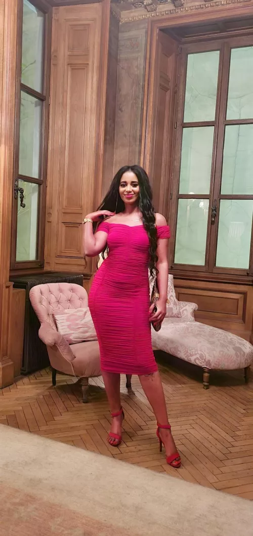 What caught your attention first babe? by heamy2020