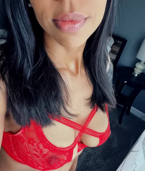 What color would be better than red for this photo? by nextdoorsasha