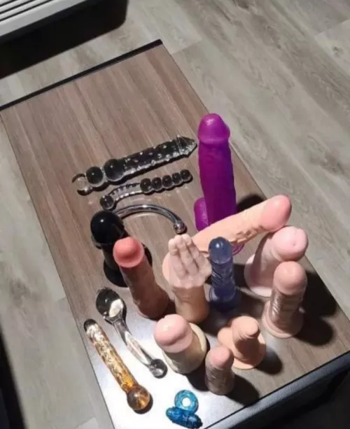 What comes to your mind seeing such an amazing toy's collection pm on k.i.k Belindakaren31 by Tyraboi