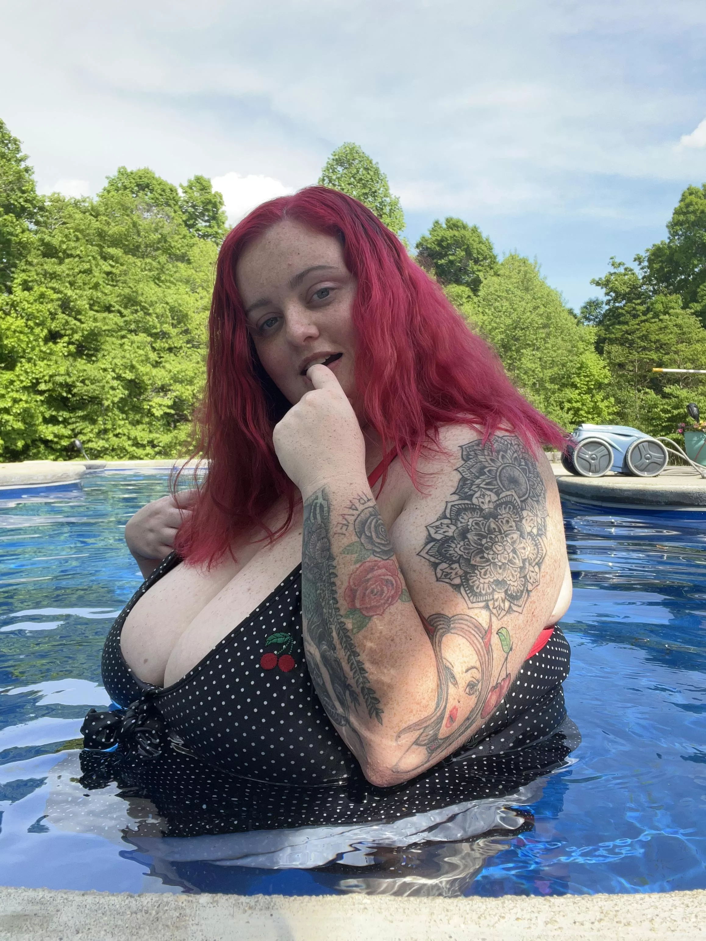 what did you notice first 🤪 posted by bbwcherrybomb