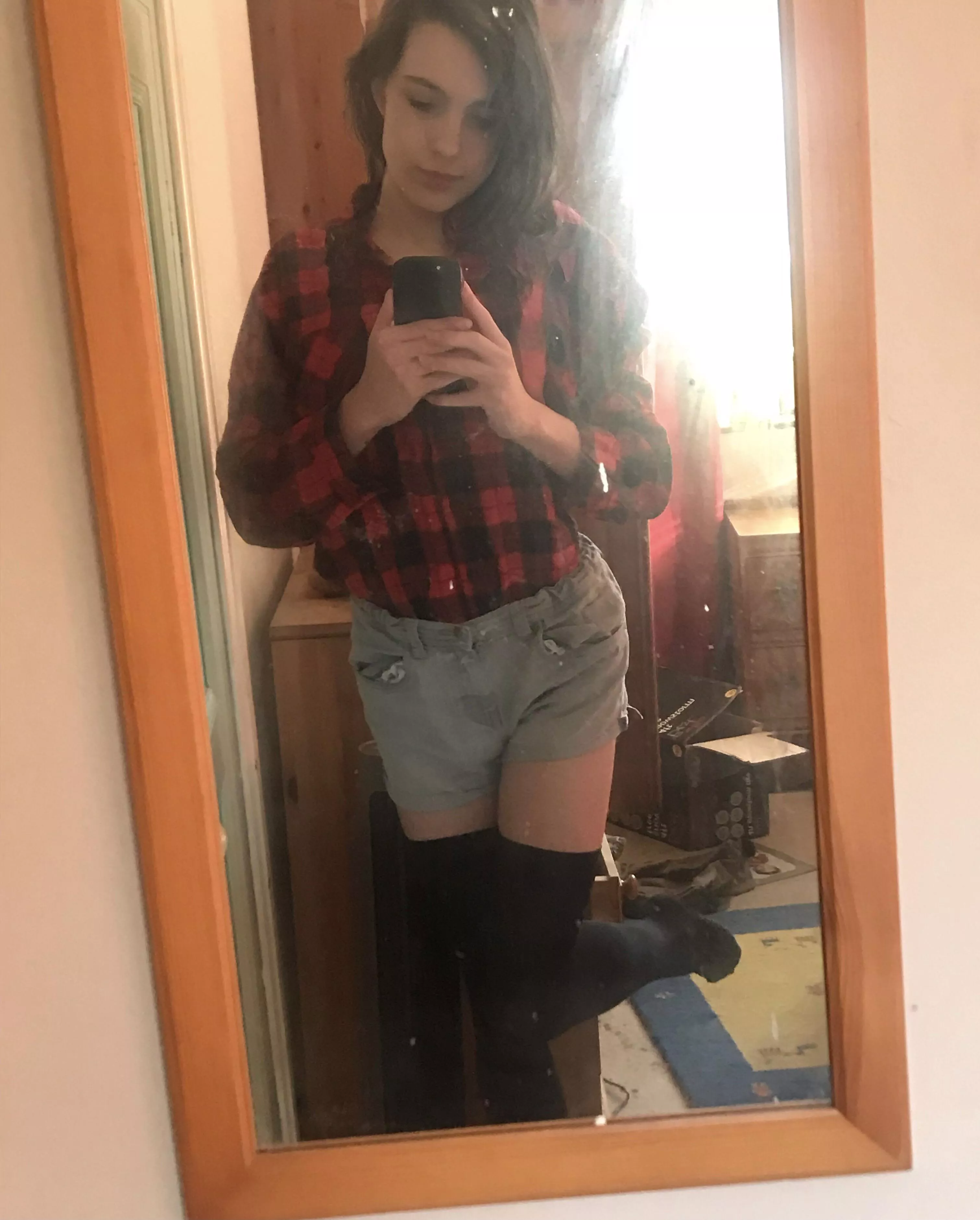 what do y’all think i’m trying a brighter look posted by Floomphy_bi