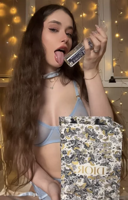 What do you fantasize about when you touch yourself? by Appleeviee