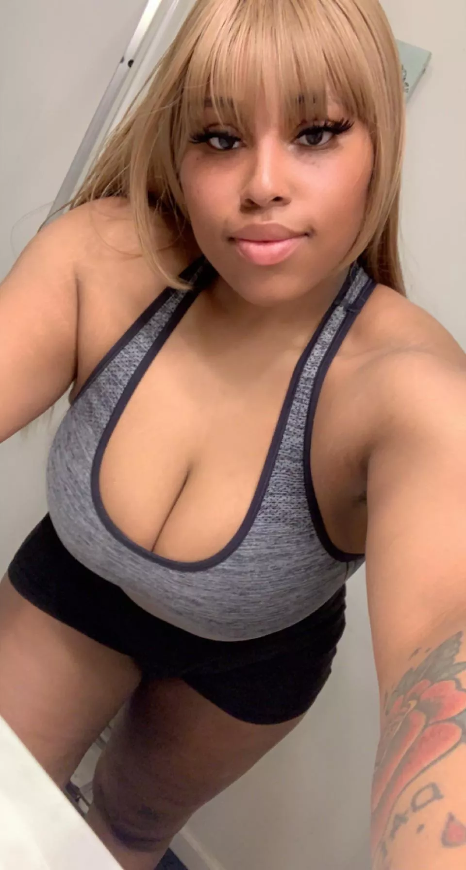 What do you like in a woman? posted by LatinaNinaa