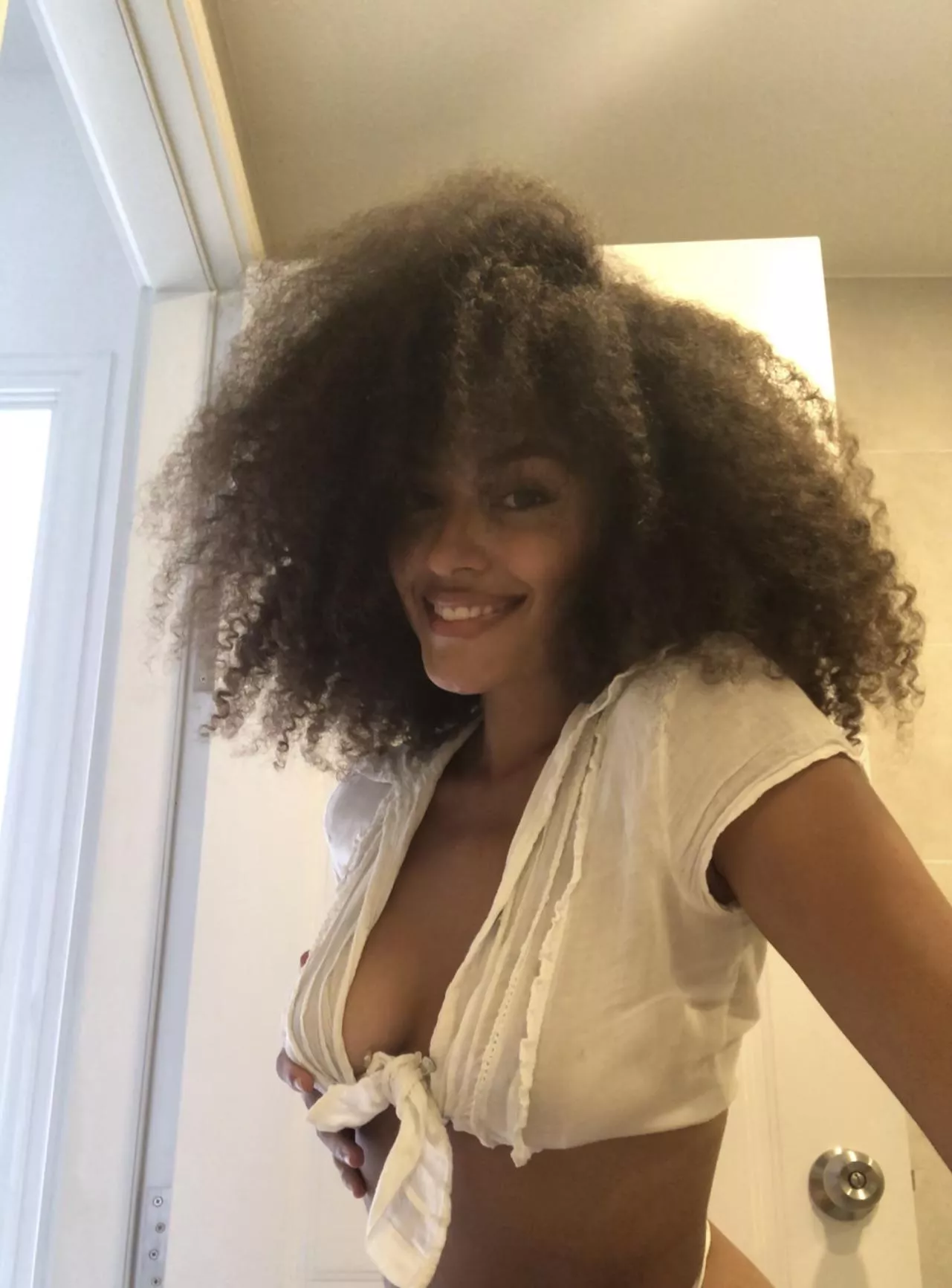 What do you look for in a woman ? posted by giirlnextdoor