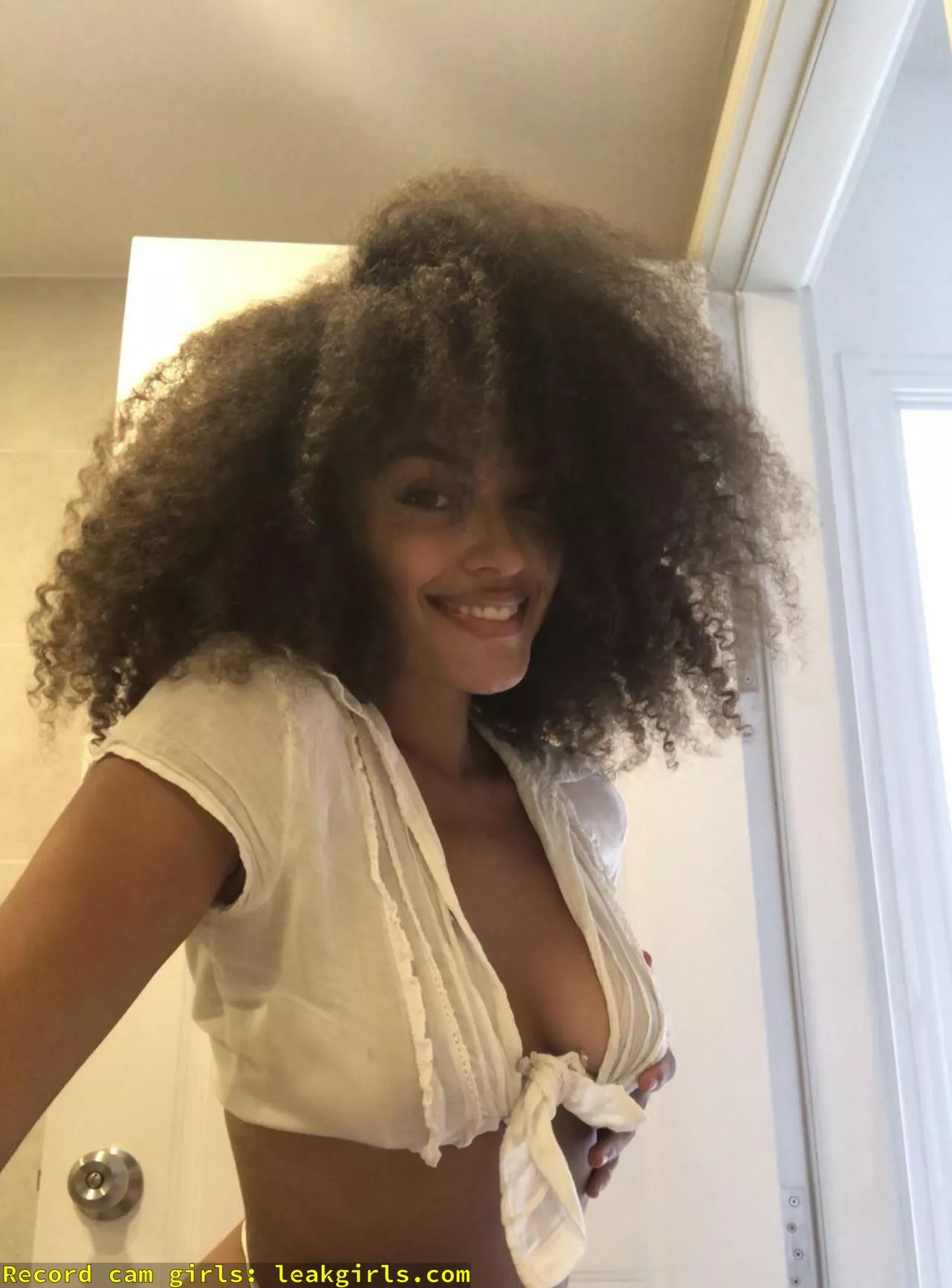 What do you look for in a womsn ? posted by gnagnaway