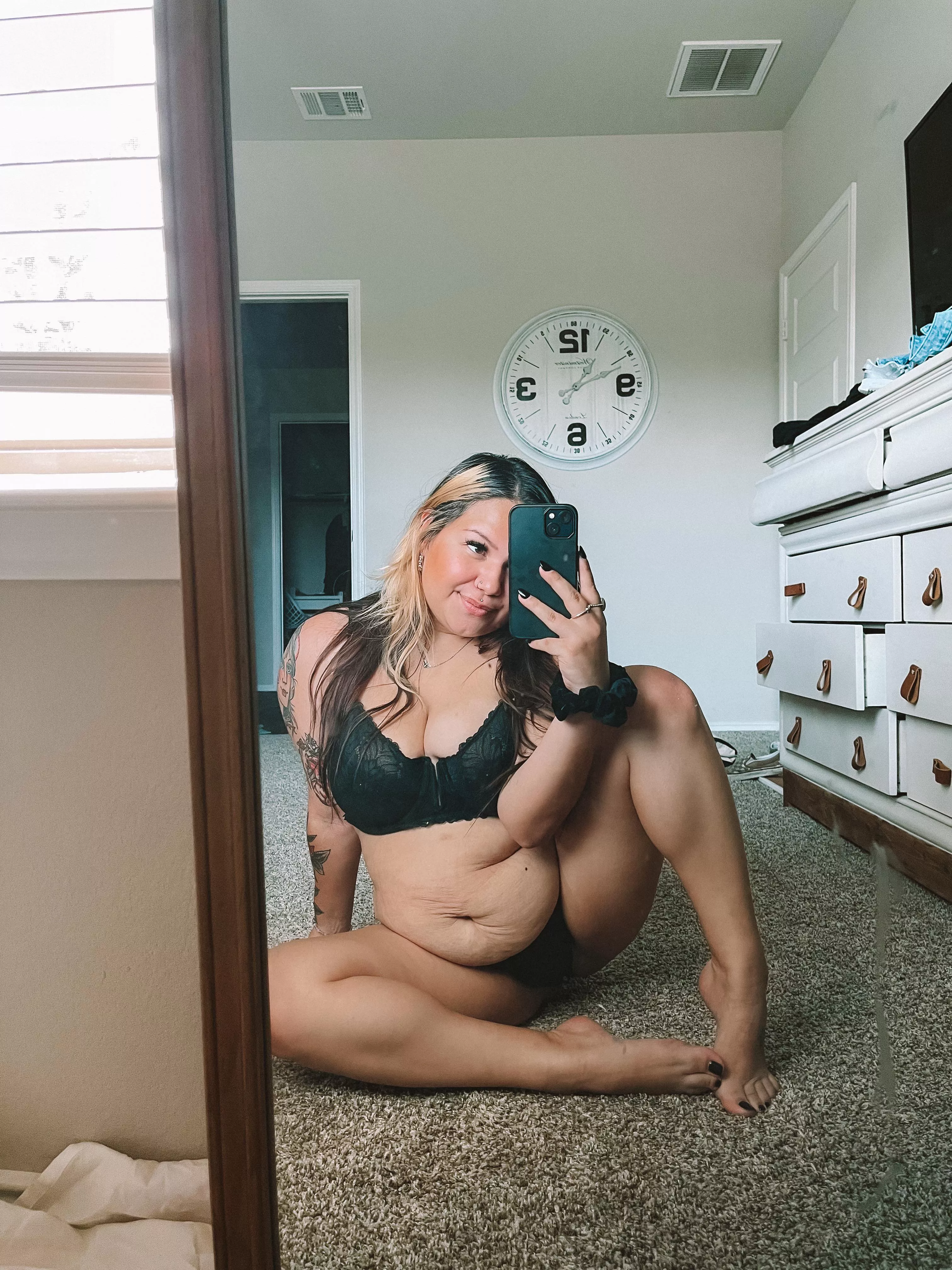 What do you think about a little chubby mom bod? posted by baixxx_