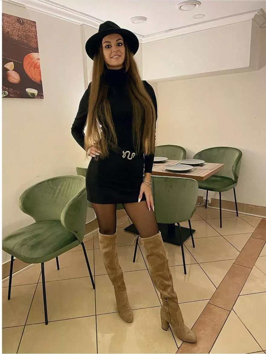 What do you think about pantyhose with long boots? posted by Tamara_Sunshine