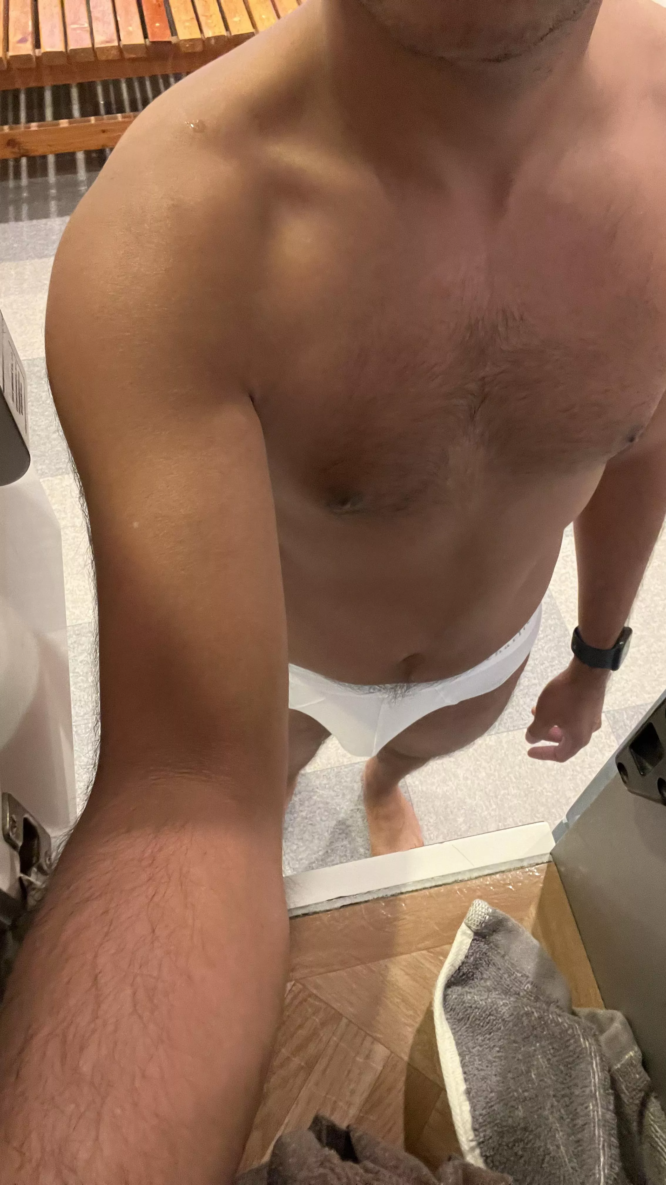 what do you think about this view from within the locker ? posted by zaarm6