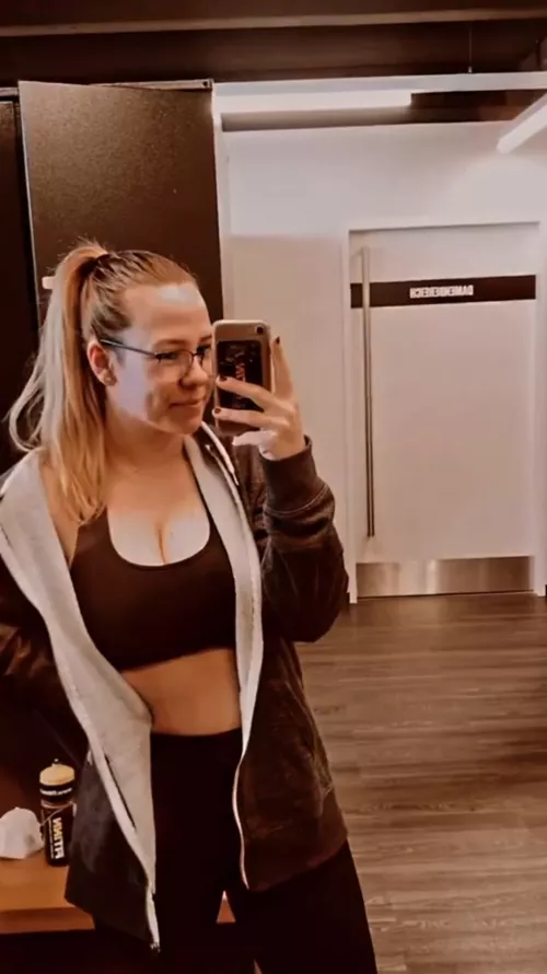 What do you think? Am i fuckable?🔥😈 by __niciisancz_