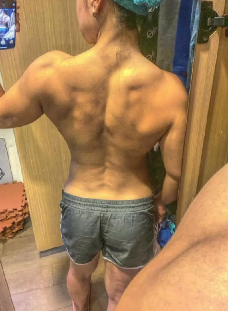 What Do You Think Of My Back? posted by Smut2806