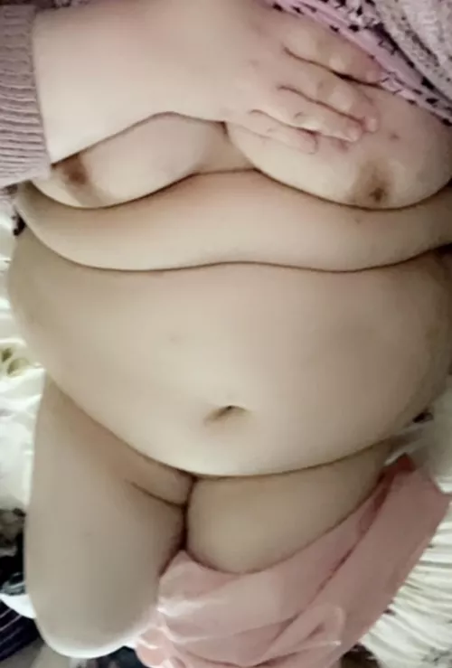 what do you think of my body? 🥺 by Glittering_Bridge_36