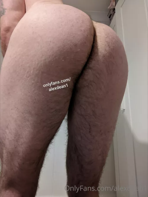 What do you think of my cute bubble butt? 🍑🔥 by alex_dean1