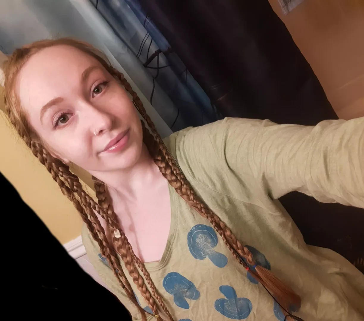 What do you think of the braids? (And yes thank you i did crop the dirty laundry) Visit my profile for more!💚 posted by TinyTink33